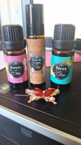 Coffe Glow-Boost: Ulei de Cafea presat la rece ROLL-On photo review